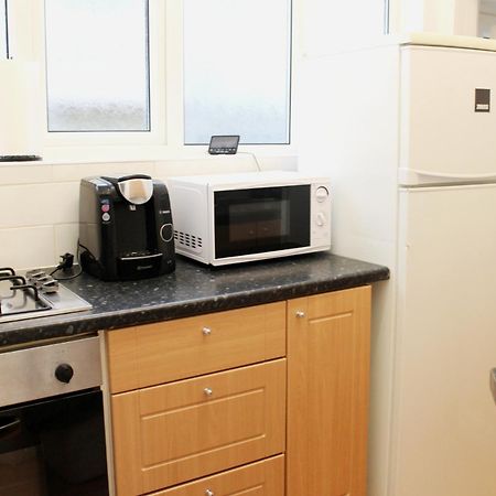 Large Garden Apartment On Golders Green High Road لندن المظهر الخارجي الصورة