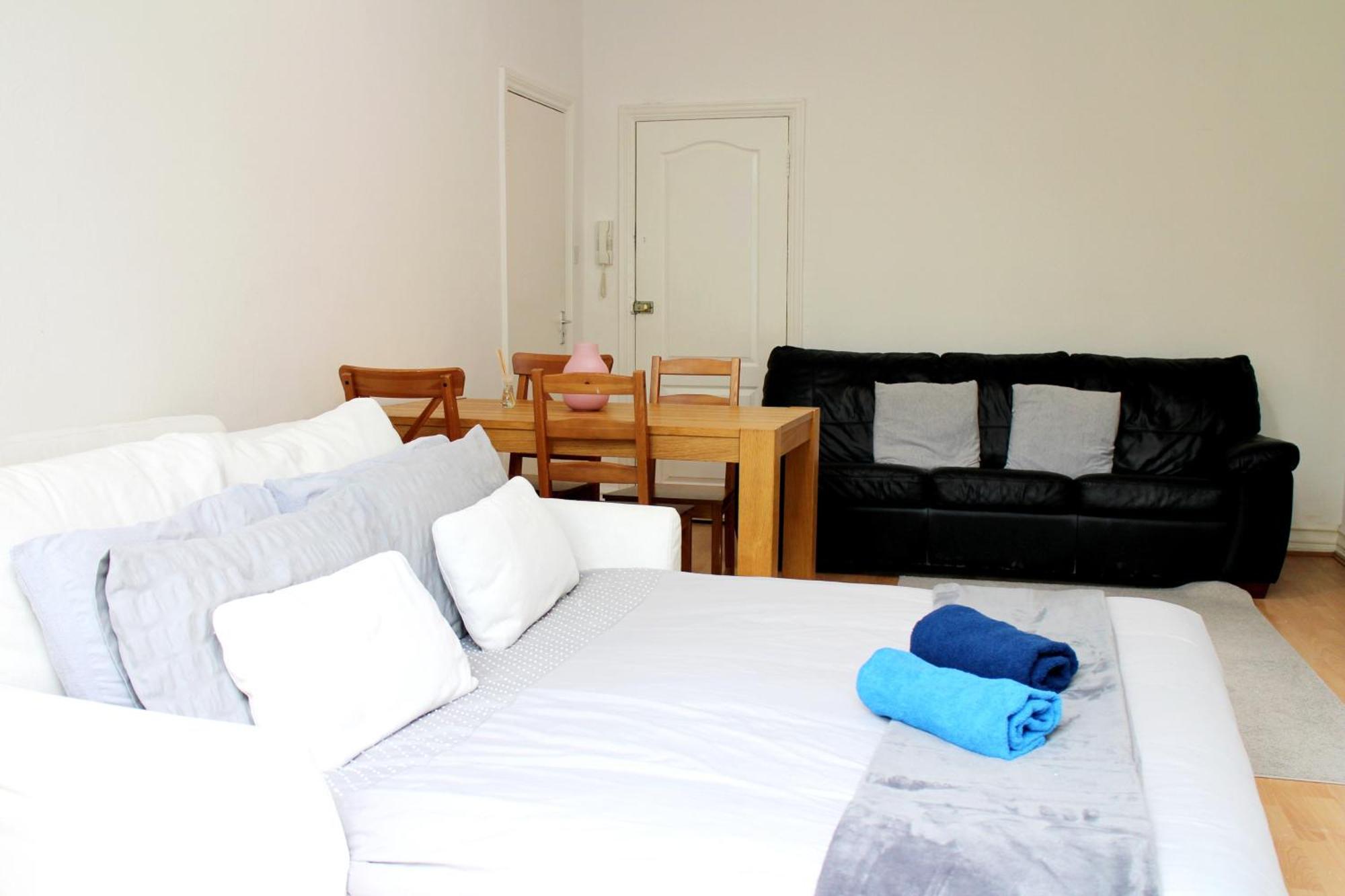 Large Garden Apartment On Golders Green High Road لندن المظهر الخارجي الصورة